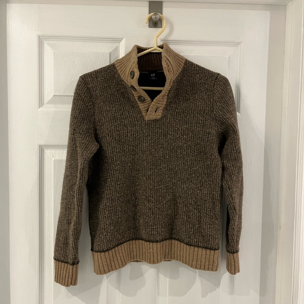 GAP Men's Brown Sweater- 100% wool vintage from Early 2000’s